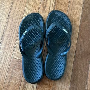 Nike flip flops